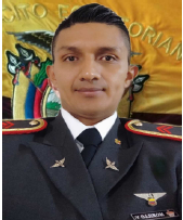 Retrato de Vladimir Morillo con uniforme de gala